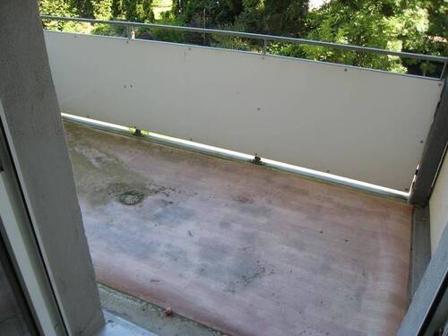 IMG_8910 - Großzügige 2-Zimmer mit Laminat, Wannenbad und Balkon in ruhiger Lage!