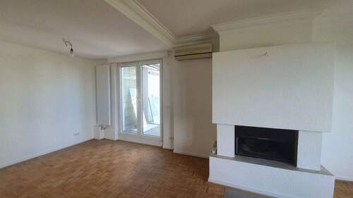 Wohnzimmer mit Kamin - 