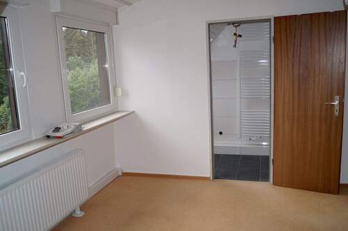 Zugang vom Schlafzimmer Duschbad - 