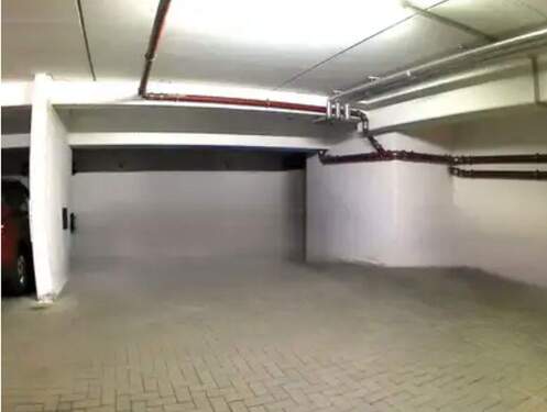 Tiefgaragenstellplatz - 