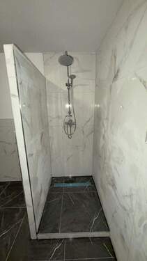 Dusche - 2 Zimmer Etagenwohnung zur Miete in Essen