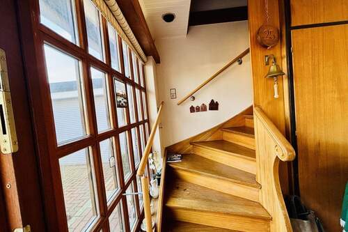 Treppe ins Obergeschoss - 