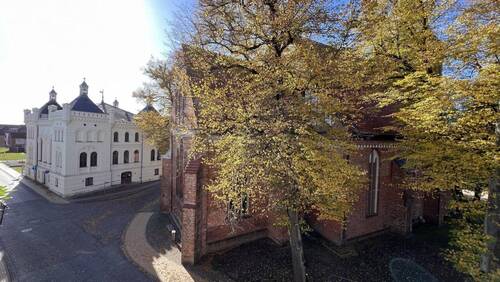 Blick aus einem der straßenseitigen Fenster - 