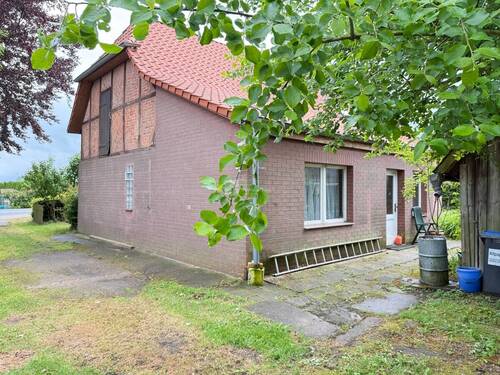 Die Grundstücksauffahrt - 5 Zimmer Einfamilienhaus in Toddin