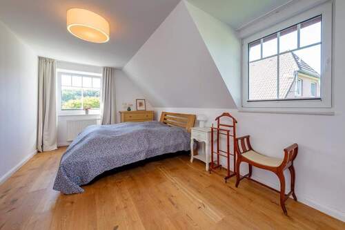 Großzügiges Schlafzimmer - 