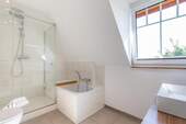 Vollbad mit Fenster - 