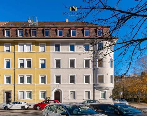 Stilvolles Mehrfamilienhaus mit klassisch gehaltener Fassade, elegantem Erker und dezenten Jugendstilelementen - 4 Zimmer Etagenwohnung zum Kaufen in Pforzheim