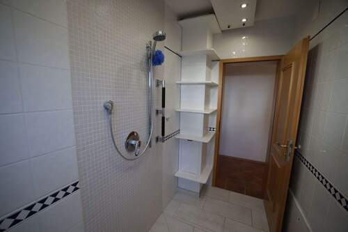 Rollstuhlgerechte Dusche - 