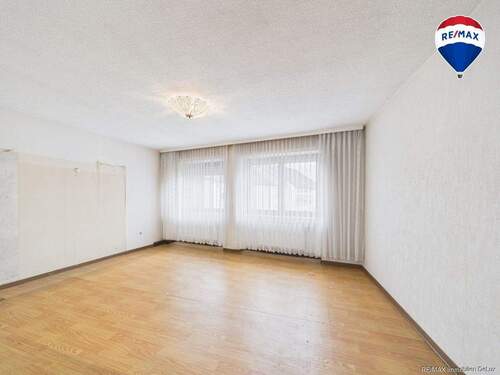 RE/MAX Immobilien DeLux Merzig Haus zu verkaufen in Kastel-Staadt - 