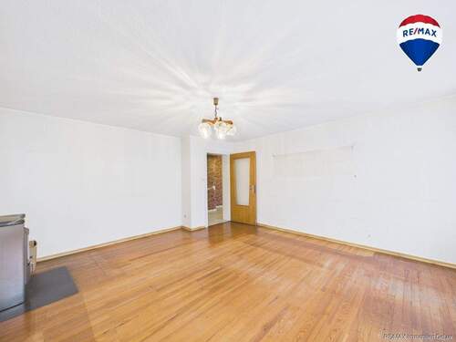 RE/MAX Immobilien DeLux Merzig Haus zu verkaufen in Kastel-Staadt - 