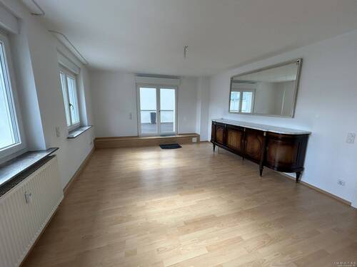 Essen/ Wohnen 1.OG - 9 Zimmer Mehrfamilienhaus, Wohnhaus zum Kaufen in Saarbrücken