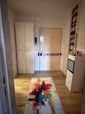 Flur - Etagenwohnung mit 54,00 m&sup2; in Frankfurt - Rödelheim zur Miete