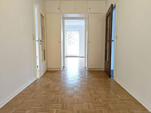 Flur - 3 Zimmer Etagenwohnung zur Miete in Bremen