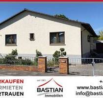 Bungalow-Glück im Pfeddersheimer Musikerviertel: ca. 135 m² Wohnen, Terrasse, Garten, Garage! - Worms / Pfeddersheim