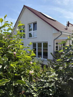 Haus2 - Zwei gepflegte Einfamilienhäuser auf einem Grundstück in Waren(Müritz)suchen neue Bewohner