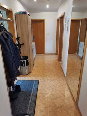 Bild 3 - 4 Zimmer Etagenwohnung in Laatzen