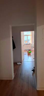 Flur Blick zu Wohnzimmer - 