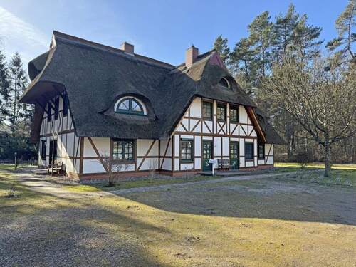 Hausansicht - 3 Zimmer Etagenwohnung zum Kaufen in Born a. Darß