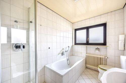 Badezimmer - Reihenendhaus mit 134,00 m&sup2; in Murr zum Kaufen