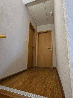 Flur mit Zugang Spitzboden DG - 