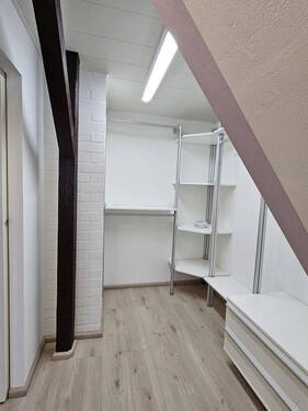 SZ mit Ankleide DG Ansicht 3 - 