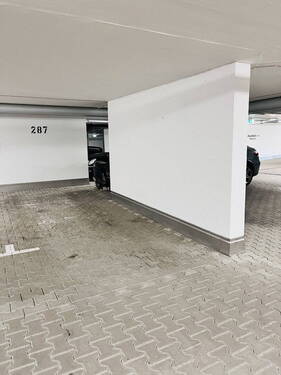 Tiefgaragenstellplatz - 