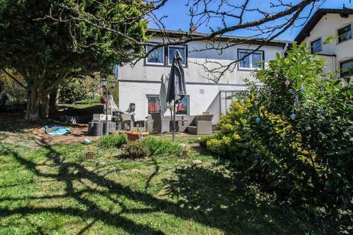 Rückansicht mit Terrasse - 