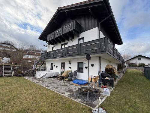 Hausansicht, Terrasse, Garten.JPG - 6 Zimmer Einfamilienhaus in Altdorf