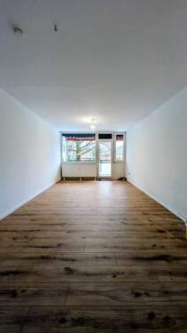 Wohnzimmer - 3 Zimmer Etagenwohnung zum Kaufen in Bremen