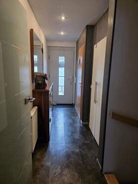 Eingang_Flur - 6 Zimmer Reihenmittelhaus zum Kaufen in Aschaffenburg