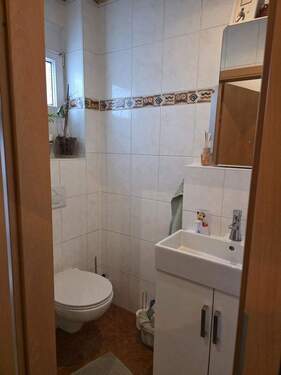 Gäste WC EG - Reihenmittelhaus mit 175,00 m&sup2; in Aschaffenburg zum Kaufen