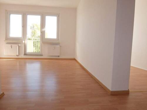 Wohnzimmer Zimmer - 3 Zimmer Etagenwohnung zur Miete in Chemnitz