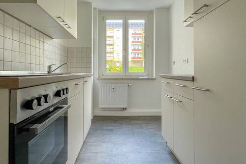 Küche mit Einbauküche - Bye bye Hotel Mama - hallo Wohnung mit Einbauküche...