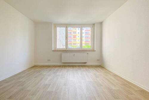 Wohnzimmer - 2 Zimmer Etagenwohnung zur Miete in Plauen