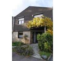 Von privat: Frisch renoviertes Reihenmittelhaus in ruhigem Wohngebiet mit toller Anbindung - Frechen