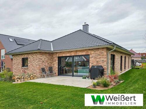 Beispiel Abbildung mit Sonderleistungen - Ebenerdig wohnen mit geschützter Terrasse Niedrigenergiehaus EH40 - Neubauprojekt in Wacken