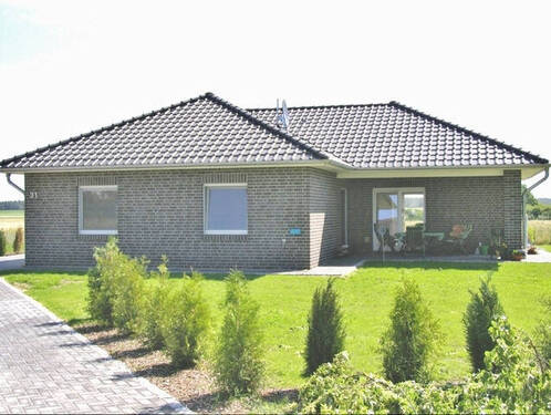 Beispiel Abbildung mit Sonderleistungen - Bungalow mit 119,00 m&sup2; in Wacken zum Kaufen