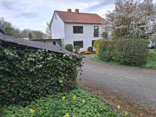 Hofeinfahrt - Bauernhof mit Scheune, Stall und 5500 qm Grundstück, Resthof, Bauernhaus