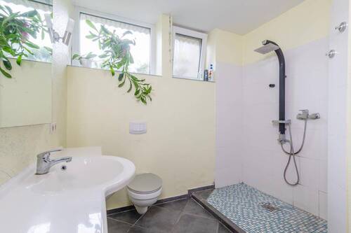 Duschbad mit Fenster - 