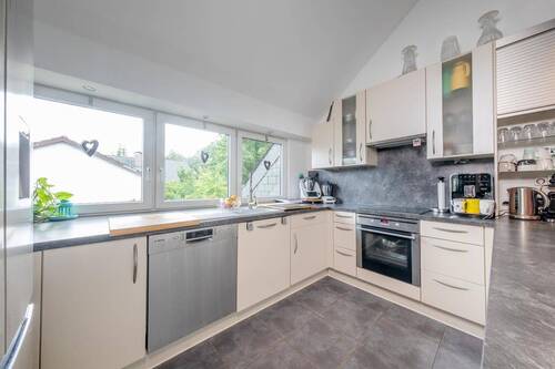 Helle Einbauküche - 