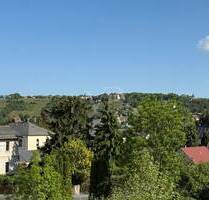 Stilvoll sanierter Altbau mit 5 Zimmern, zwei Balkonen und Weitblick - zentral in Altkötzschenbroda - Radebeul