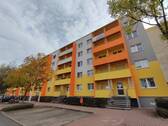 Hausansicht2 neu - 3 Zimmer Etagenwohnung zur Miete in Bitterfeld-Wolfen