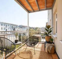 Sonnige Zweizimmerwohnung im 2. OG mit Balkon und Tageslichtbad, renoviert und bezugsfrei. - Schwerin Feldstadt