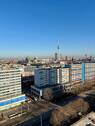 Blick vom Balkon auf den Fernsehturm - Skyline Living in Berlin-Mitte, großzügige 3-Zimmer-Wohnung mit spektakulärem Ausblick