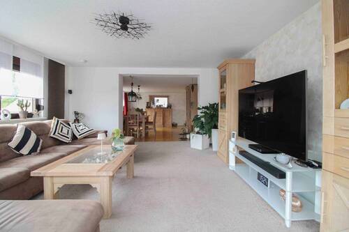 Wohnzimmer - 5 Zimmer Einfamilienhaus in Könnern