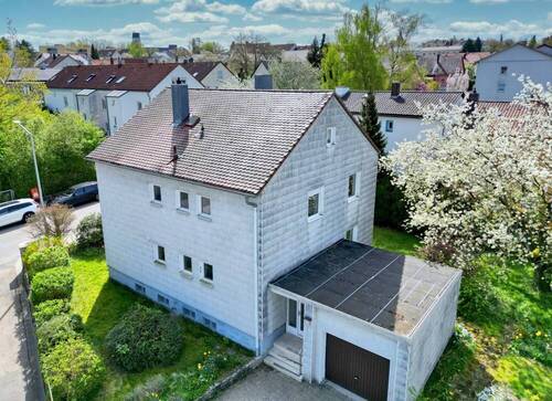 Vogelperspektive - 5 Zimmer Einfamilienhaus zum Kaufen in Regensburg