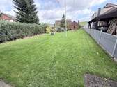 Garten mit Blick aufs Haus - 