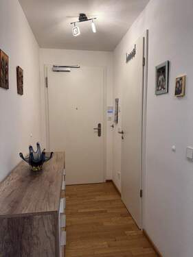 Flur. - 3 Zimmer Etagenwohnung zur Miete in Kirchheim bei München