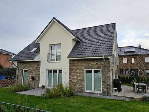 Beispiel Abbildungen mit Sonderleistungen - 4 Zimmer Einfamilienhaus zum Kaufen in Nortorf