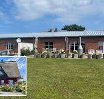 Ein Anwesen mit Pool - drei Möglichkeiten: Wohnen, Ferienvermietung & Landwirtschaft auf Rügen - Altefähr Gustrowerhöfen